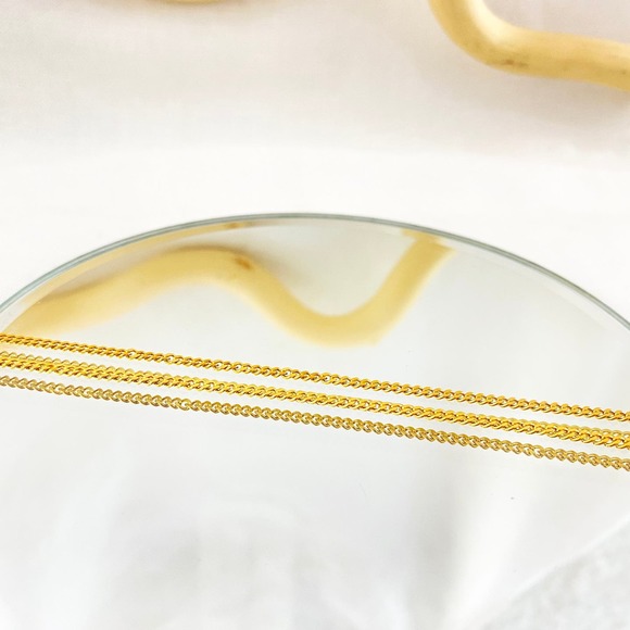 ZOE Curb 18k Gold Plated Stainless Steel Curb Necklace - Picture 6 of 7